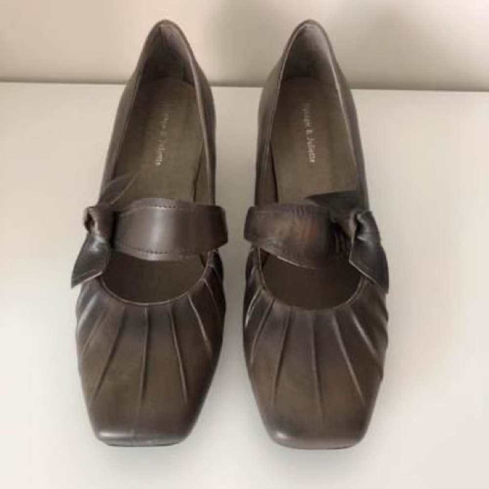 Django & Juliette Taupe Brown Flats Loafers